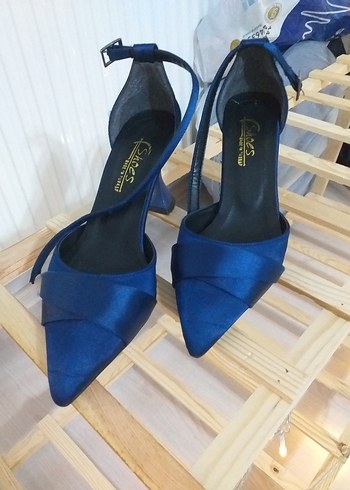Diger Mavi Saten Stiletto Topuklu Kadın Ayakkabı