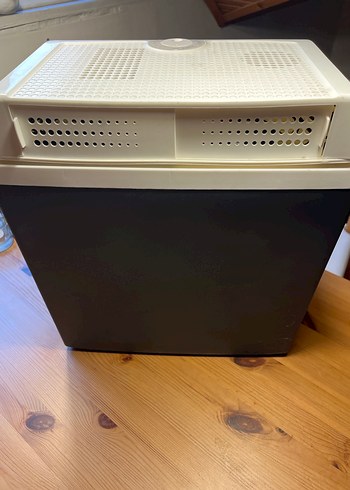 Beyaz ve Gri oto buzdolabı/ elektrikli soğutucu ezetil - Görsel 3