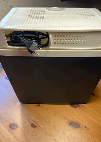 Beyaz ve Gri oto buzdolabı/ elektrikli soğutucu ezetil - Görsel 4