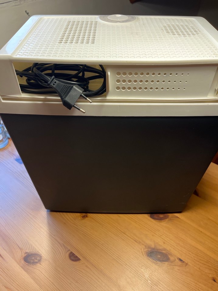 Beyaz ve Gri oto buzdolabı/ elektrikli soğutucu ezetil - Görsel 4