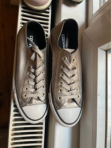 Converse yeni etiketli