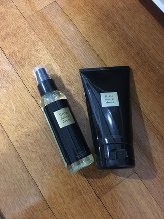 Avon set