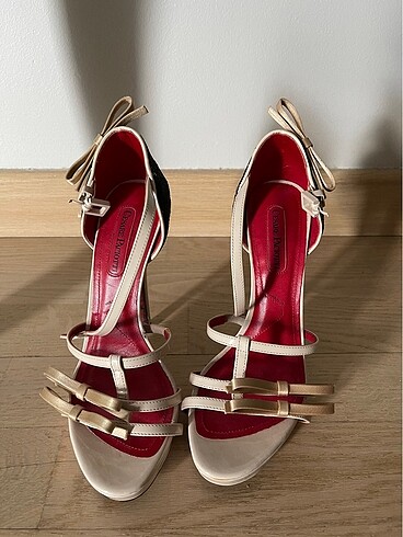 35,5 Beden Cesare Paciotti
