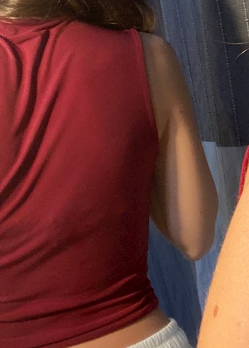 Bordo Drapeli Yüksek Yakalı Kolsuz Bluz - Görsel 4