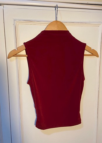 Bordo Drapeli Yüksek Yakalı Kolsuz Bluz - Görsel 5