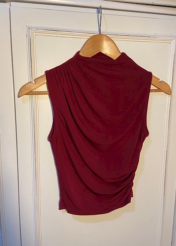 Bordo Drapeli Yüksek Yakalı Kolsuz Bluz - Görsel 2