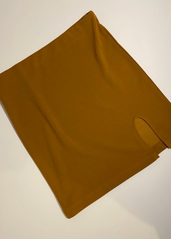 Taba yırtmaçlı mini etek - Görsel 2