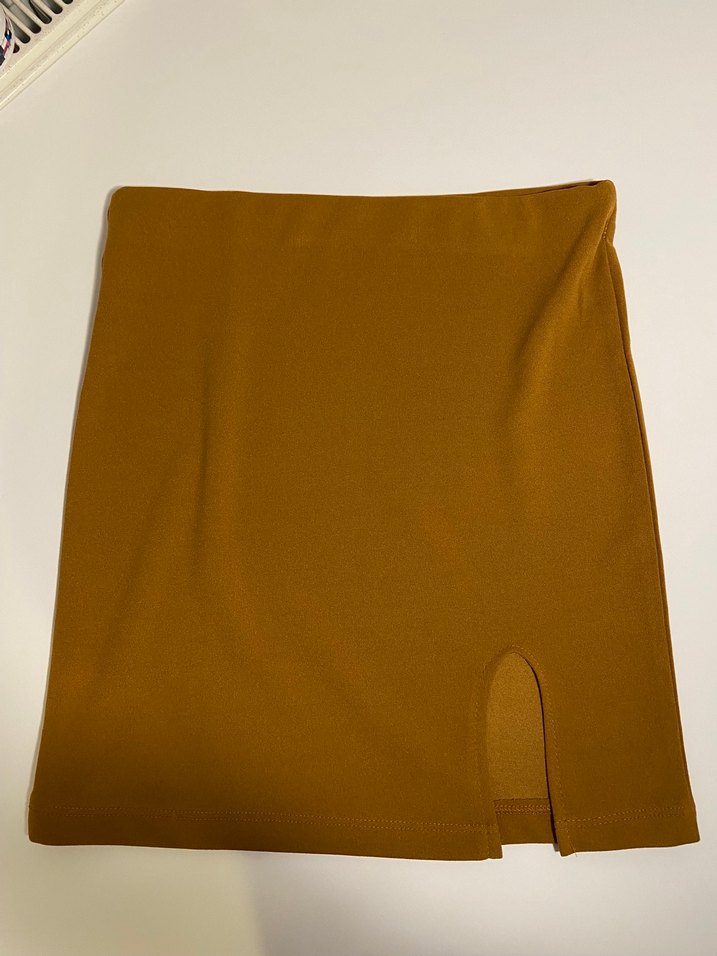 Taba yırtmaçlı mini etek - Görsel 5