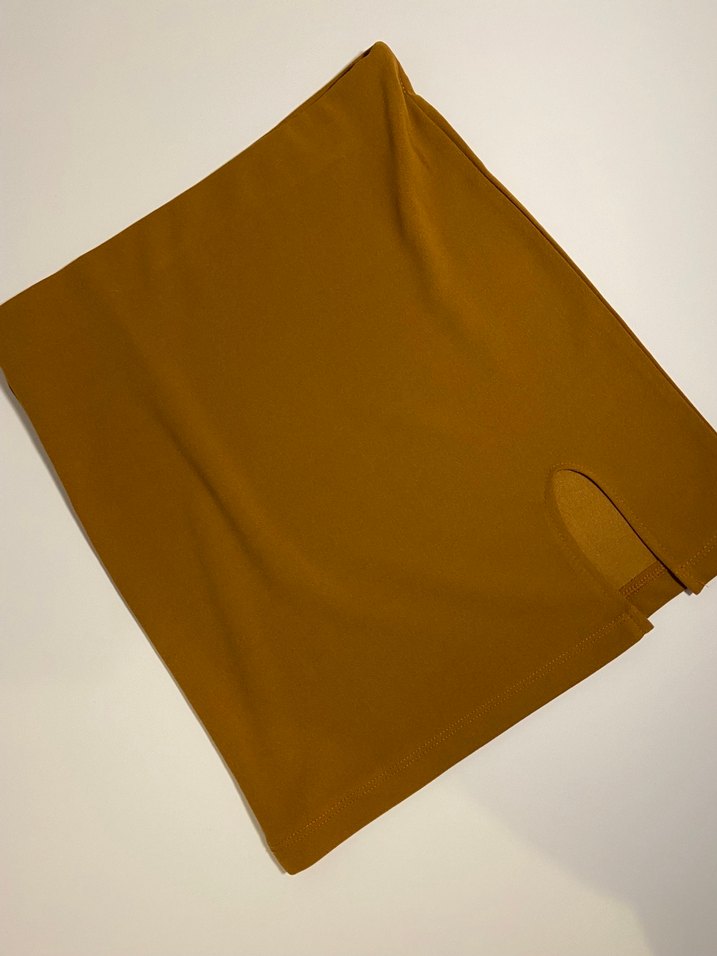 Taba yırtmaçlı mini etek - Görsel 2