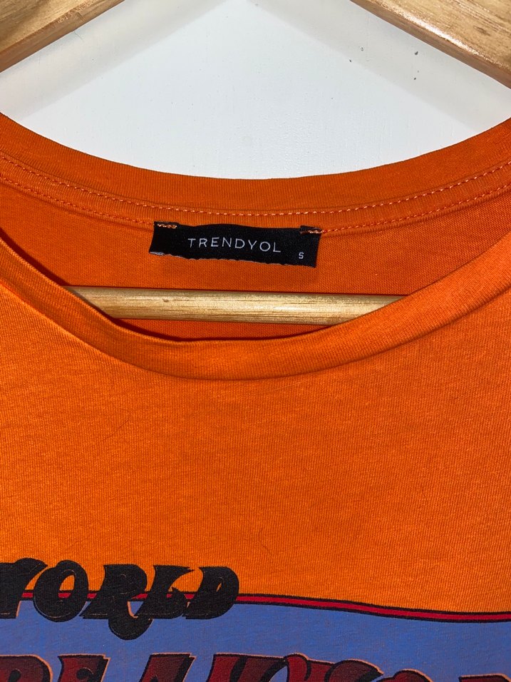 Trendyolmilla turuncu baskı tişört - Görsel 2