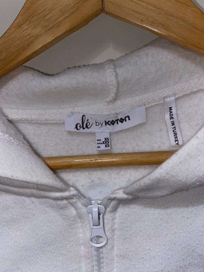 Koton Beyaz Kapüşonlu Fermuarlı Kadın Sweatshirt - Görsel 3