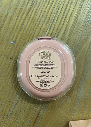 Kiko kiko gloss supreme contour pro bronzer
