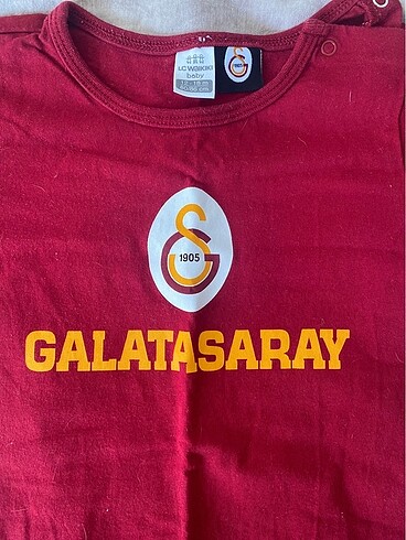 1,5 Yaş Beden Galatasaray kısa kollu bebek tulum
