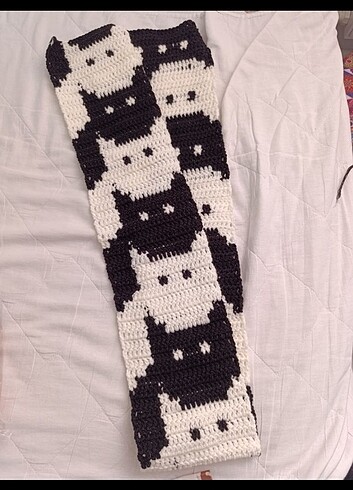 Kedi desenli atkı 