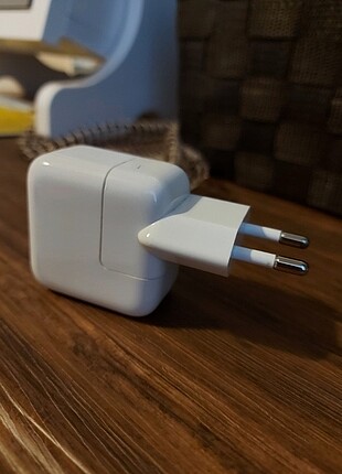 Apple Power 12W