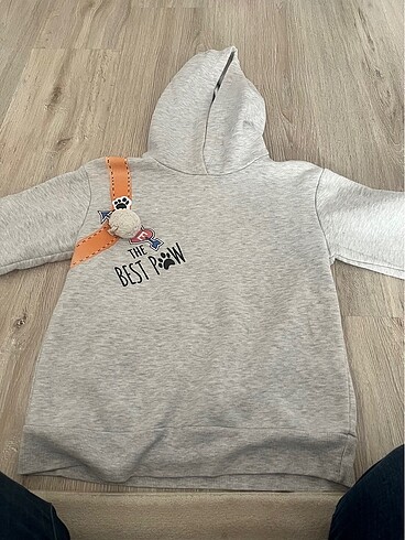 Sweatshirt