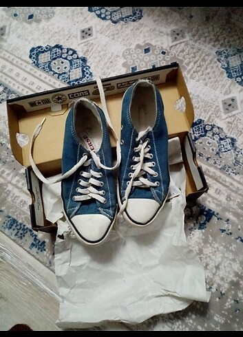 38 Beden Orijinal Converse spor ayakkabı.