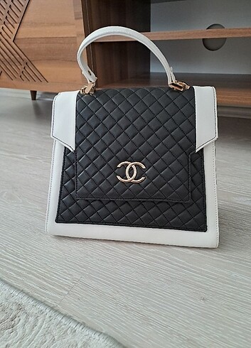CHANEL KOL ÇANTASI 