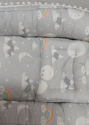 Gri Bulut ve Gökkuşağı Desenli Bebek Yatağı / Babynest - Görsel 4