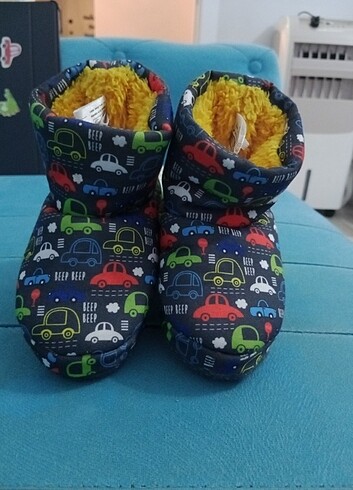 Ev ayakkabısı ve botu