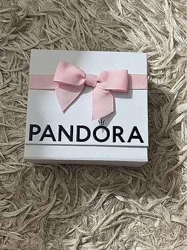  Beden Pandora rose gold yüzük