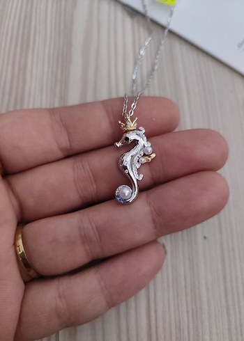 Beden 316 L Çelik Taçlı Denizatı Figürlü Zincir Kolye