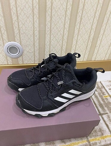 Adidas spor ayakkabı
