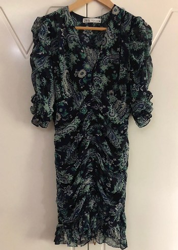 Zara Bohem Kısa V Yaka Drapeli Mini Elbise