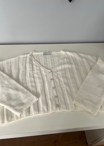Bershka Düğmeli Beyaz Kadın Keten Hırka