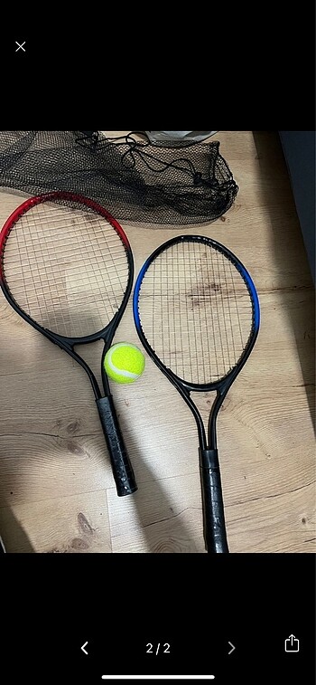 2 adet tenis raketi bir top