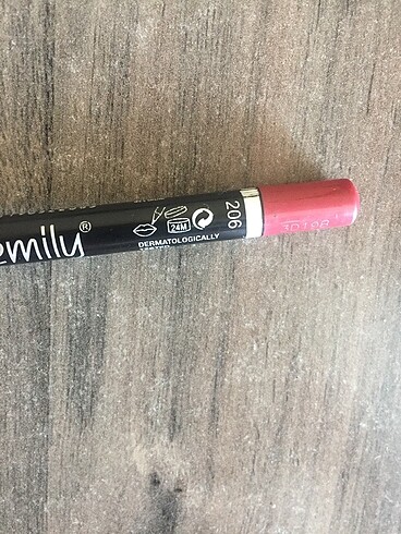 Beden Telescopic rimel + emily 206 no dudak kalemi + essence eyeliner