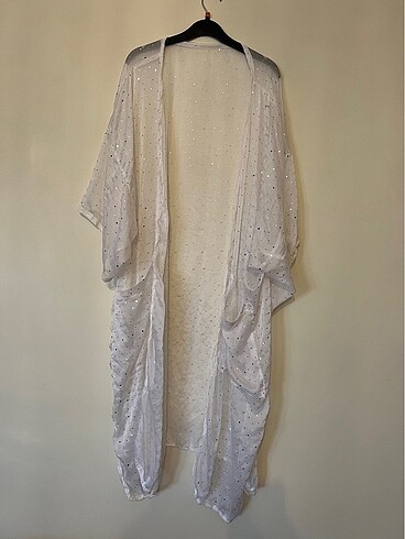 Tasarım Pullu Beyaz Kimono