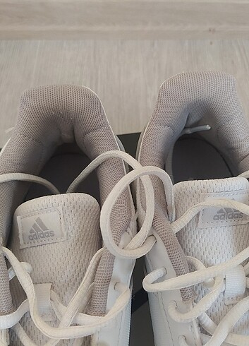 38 Beden beyaz Renk Adidas Spor ayakkabı 