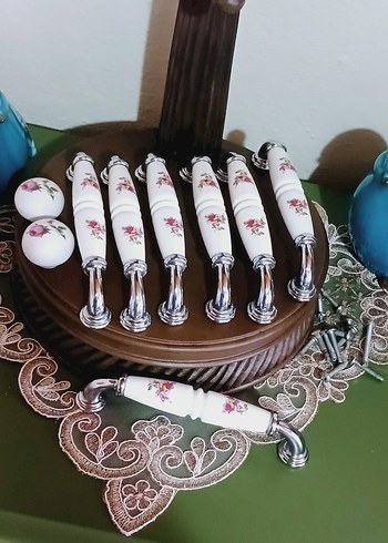 Çiçek Desenli Beyaz porselen kulp - Görsel 2