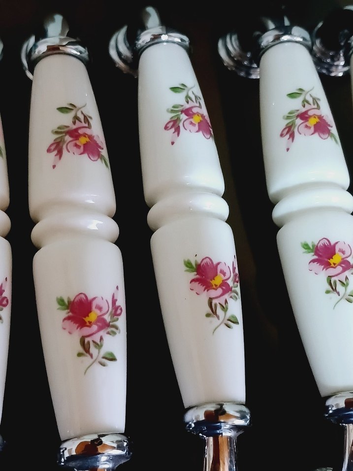 Çiçek Desenli Beyaz porselen kulp - Görsel 3