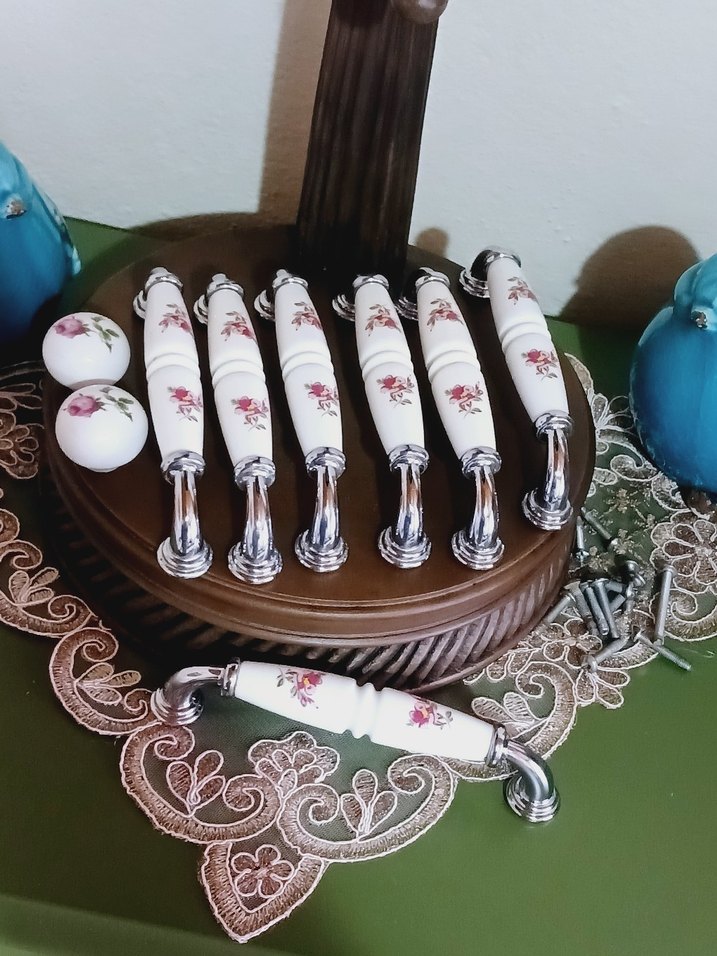 Çiçek Desenli Beyaz porselen kulp - Görsel 2