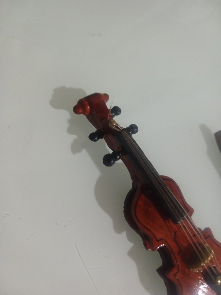 minyatür ahşap gitar biblo - Görsel 3