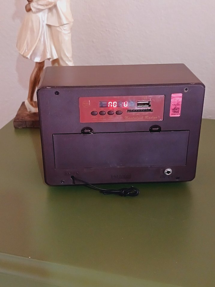 Kahverengi Retro Müzik Sistemi ahşap radyo - Görsel 3