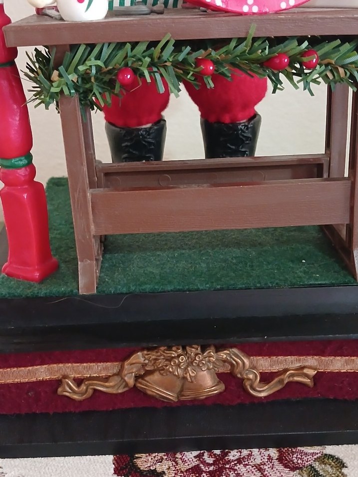 Beyaz ve Kırmızı Noel Baba Figürü VİNTAGE MÜZİKLİ IŞIKLİ - Görsel 3