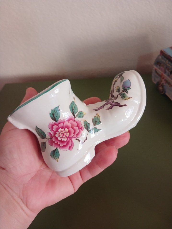 english damgalı ayakkapı biblo vazo - Görsel 5