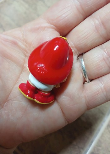 Beden Renkli Kırmızı Mini Figür Oyuncak kinder koleksiyonluk
