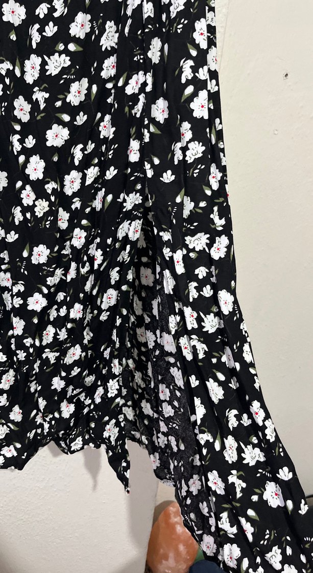 Siyah Çiçek Desenli Uzun Kadın Elbise - Görsel 3