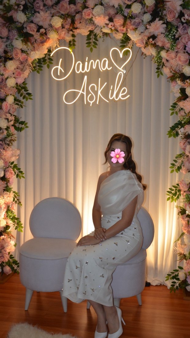 Askile Drapeli Uzun Beyaz Straplez Abiye - Görsel 2