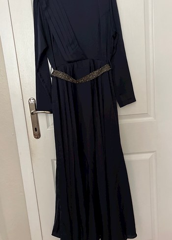 Navy Yüksek Yakalı Pilili Uzun Elbise - Görsel 3