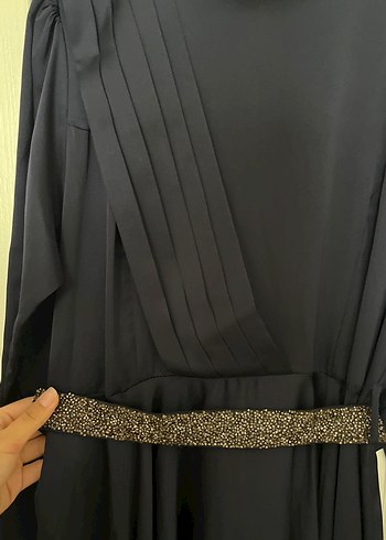 Navy Yüksek Yakalı Pilili Uzun Elbise - Görsel 6