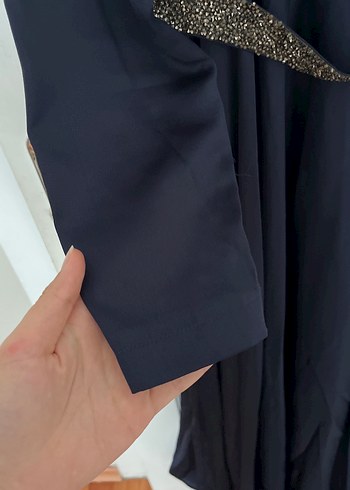 Navy Yüksek Yakalı Pilili Uzun Elbise - Görsel 4