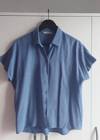 Trendyoldan aldım38_ 40 beden viscon mavi gömlek 