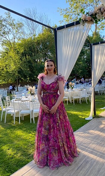 Renkli abiye elbise