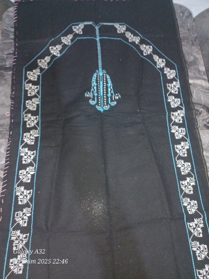 Etamin İşlemeli Seccade El emeğidir - Görsel 2