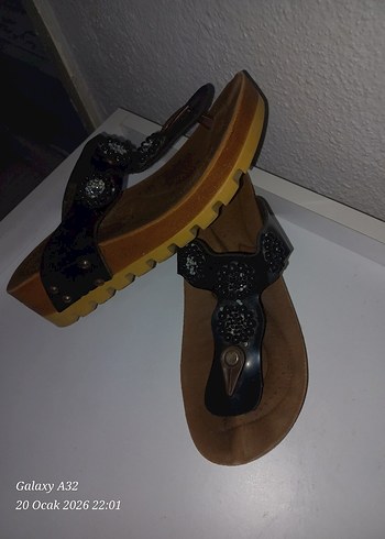 Kadin Boncuk Tasli Dolgu Topuk Terlik - Görsel 3